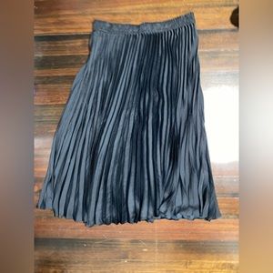 NEW WITH TAGS Banana Republic Pleated Midi Skirt